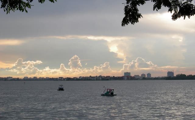 The waters of West Lake and the city